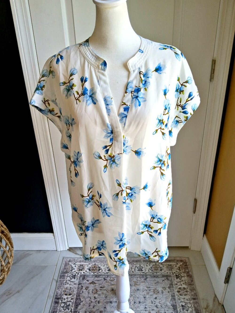 NEW! GORGEOUS CYNTHIA STEFFE Floral BLOUSE SZ L